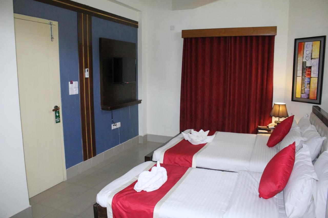 Hotel Grand Circle Inn Дака Екстериор снимка