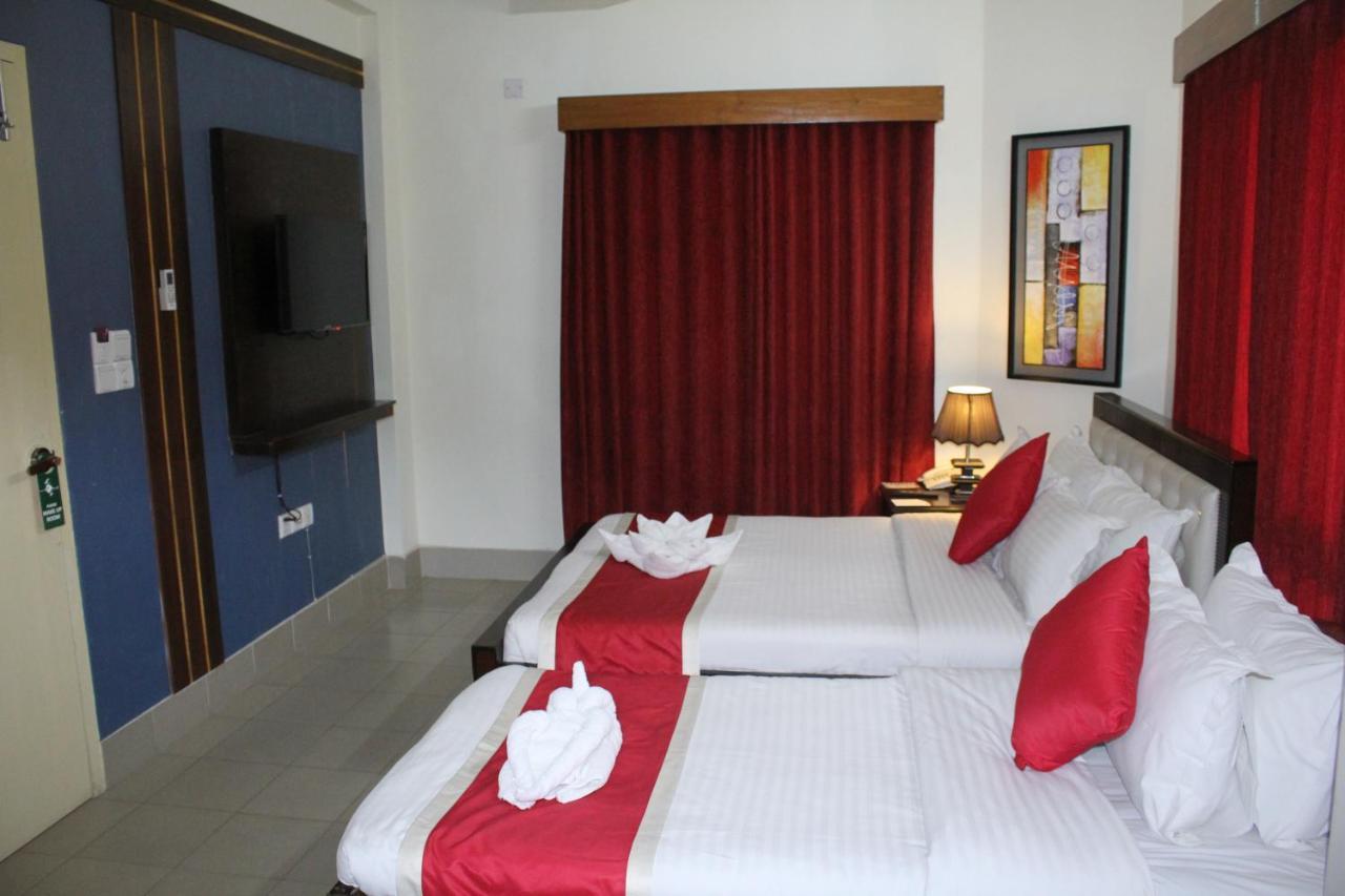 Hotel Grand Circle Inn Дака Екстериор снимка