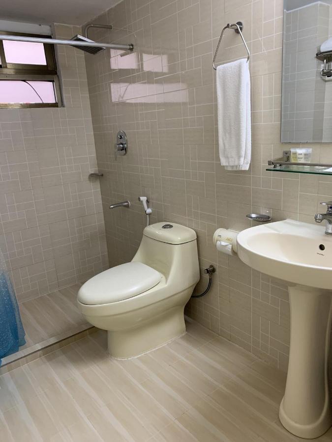Hotel Grand Circle Inn Дака Екстериор снимка